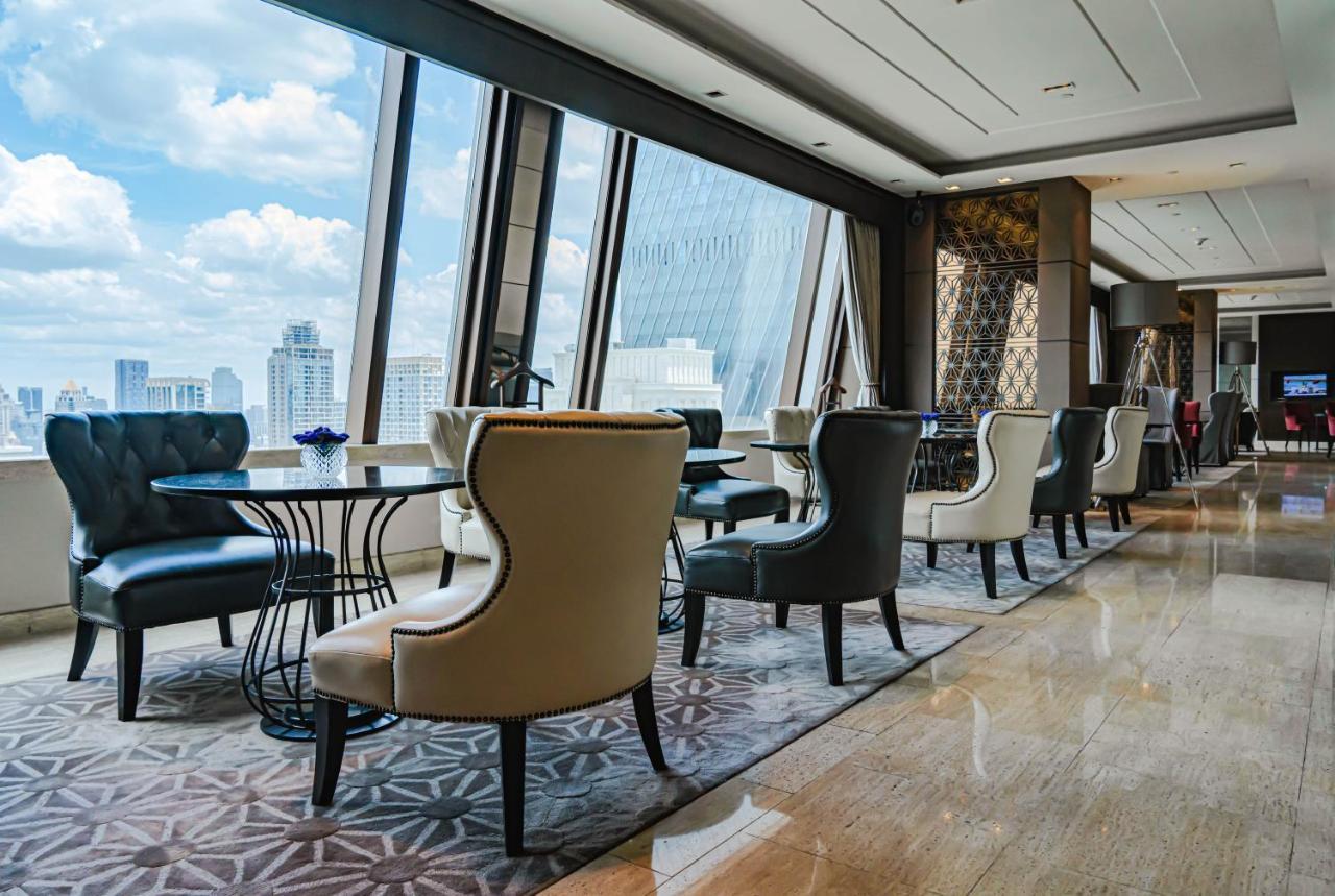 The Okura Prestige Bangkok Banguecoque Exterior foto The Club Lounge at Suvarnabhumi Airport