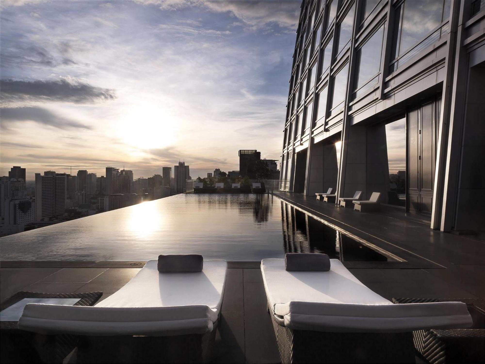 The Okura Prestige Bangkok Banguecoque Exterior foto The rooftop pool at the Mandarin Oriental, Bangkok